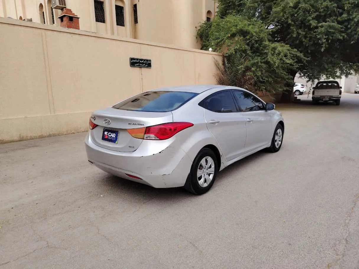 Car image 5