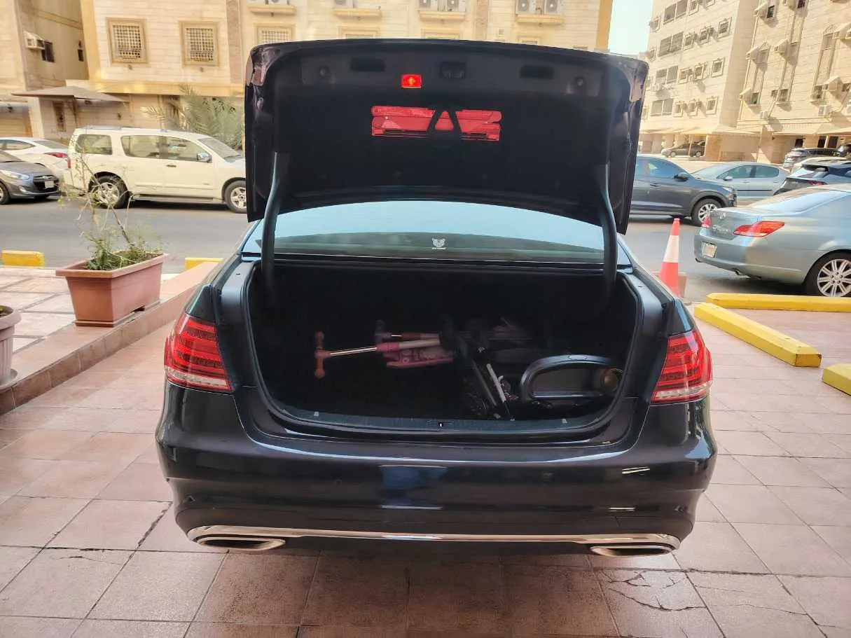 Car image 30