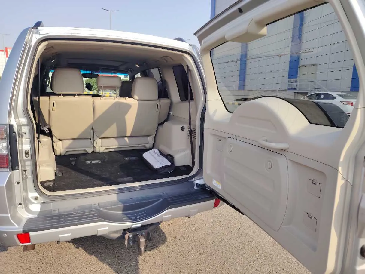 Car image 26