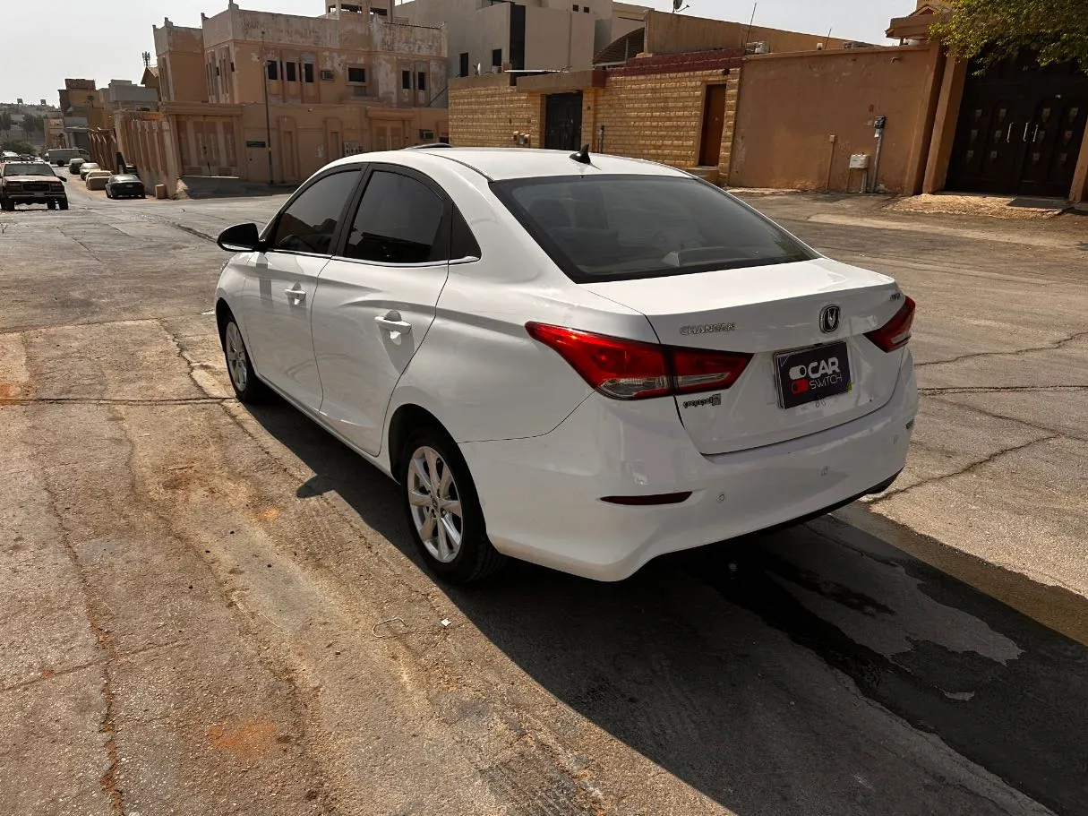 Car image 7