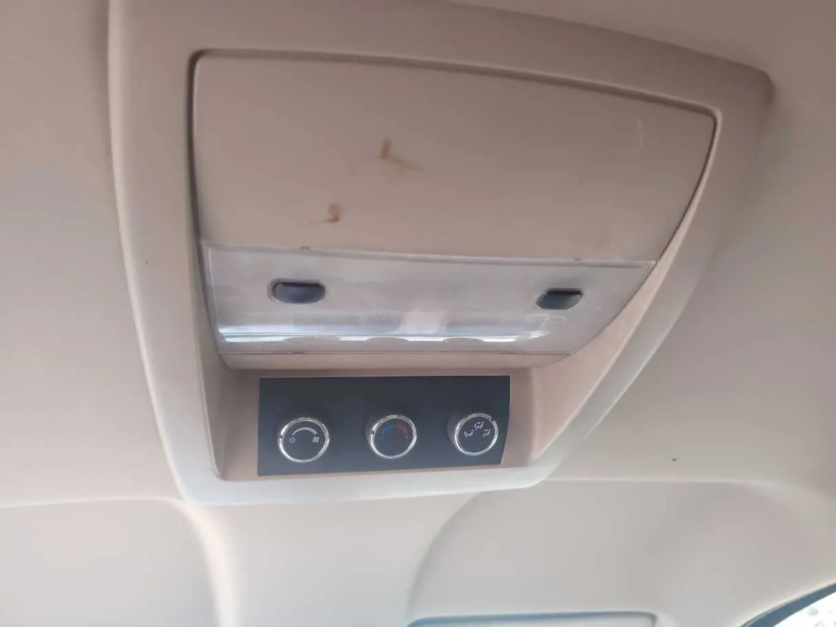 Car image 27