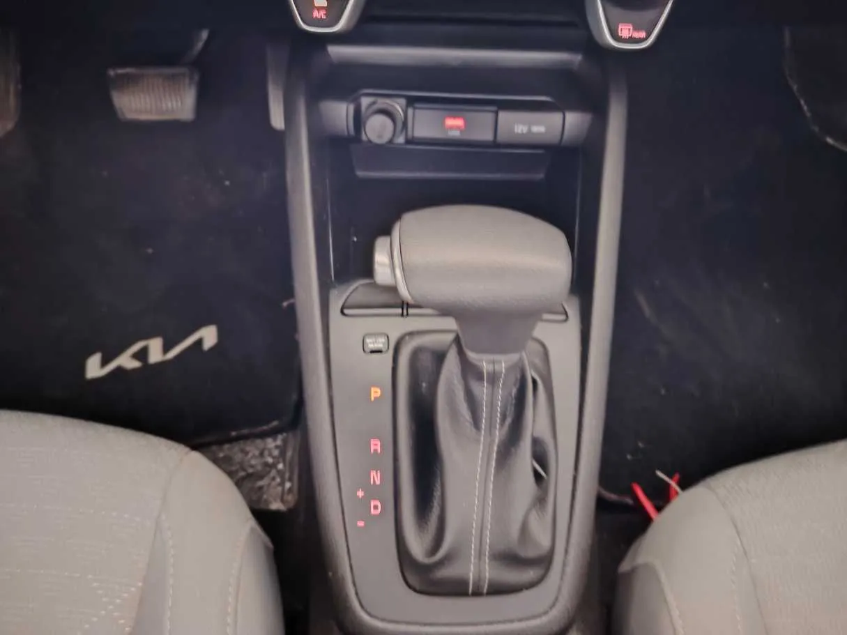Car image 23