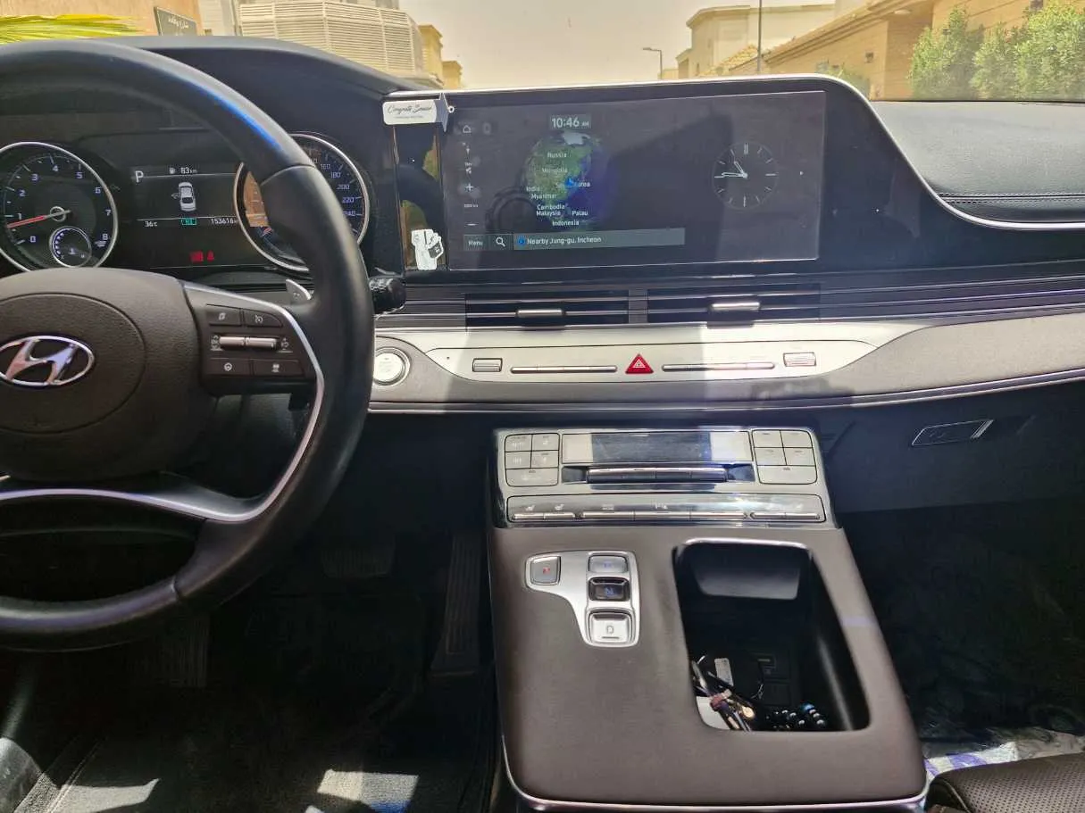 Car image 17