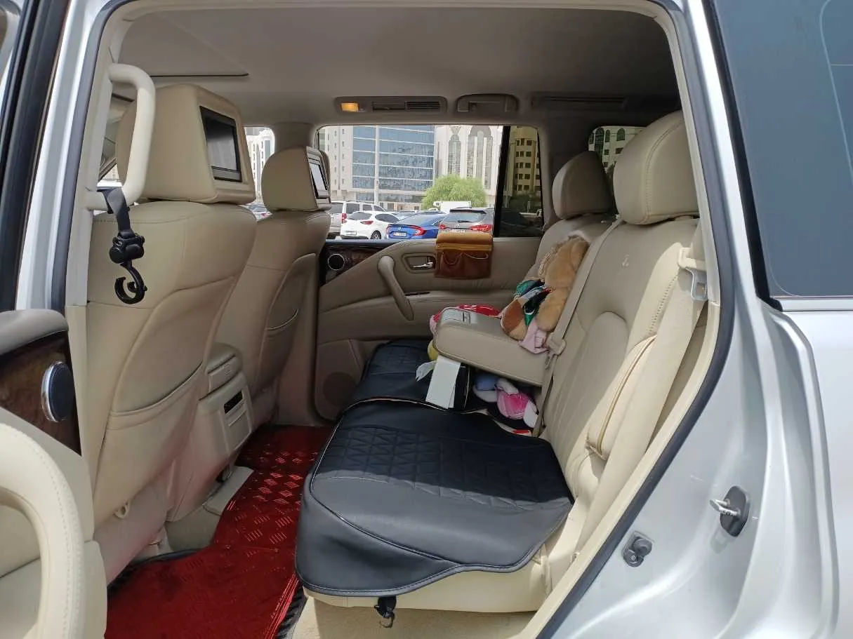 Car image 13