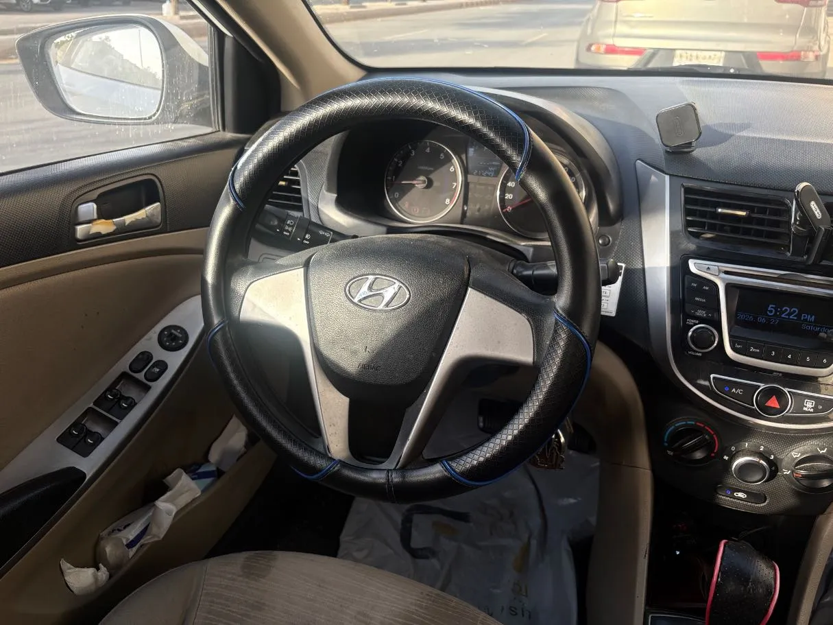 Car image 21