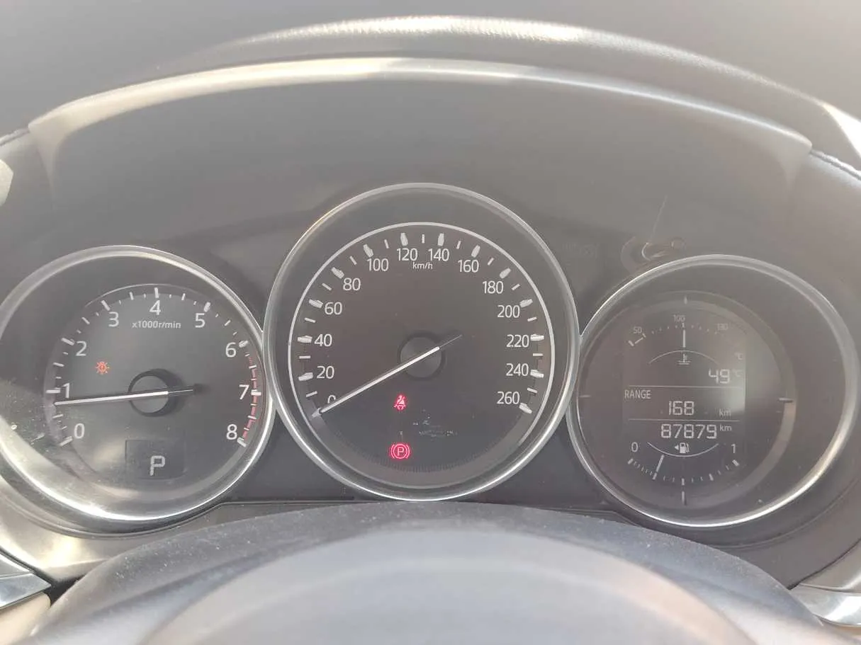 Car image 24