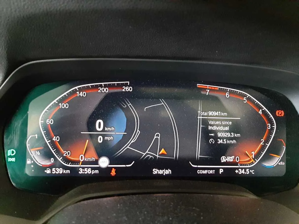 Car image 18