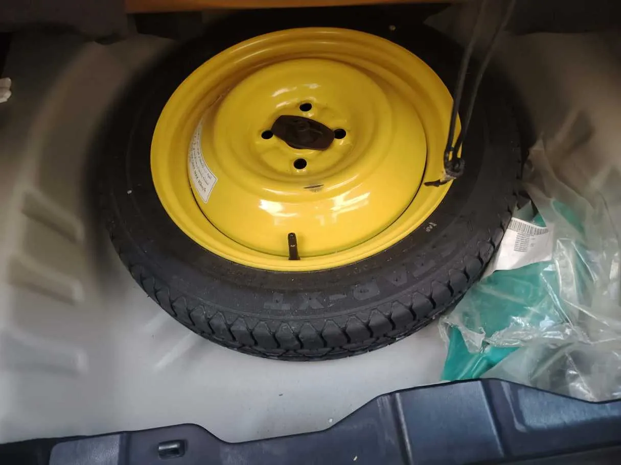 Car image 37