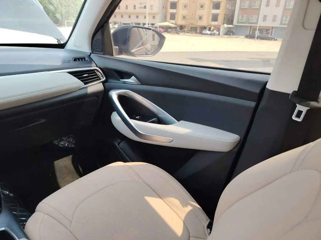 Car image 39