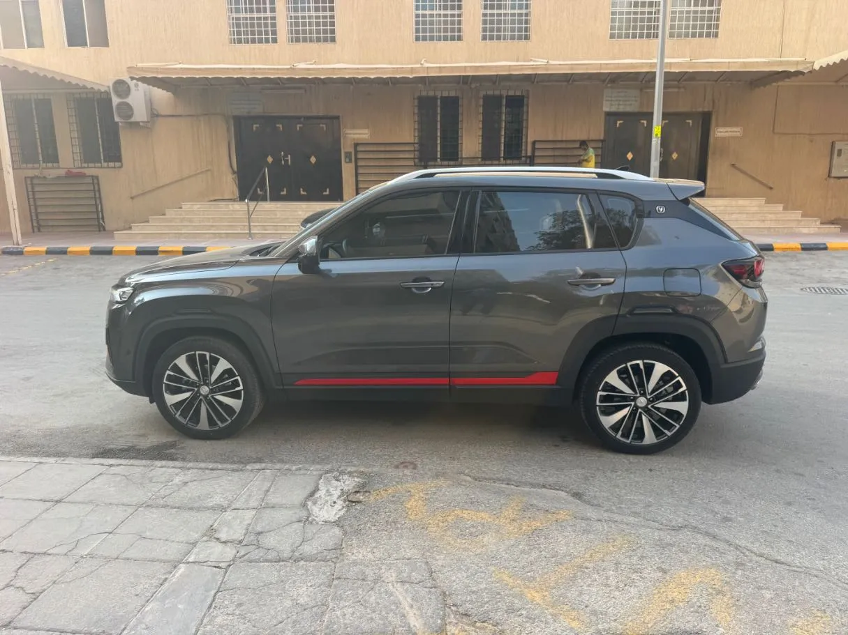 Car image 8