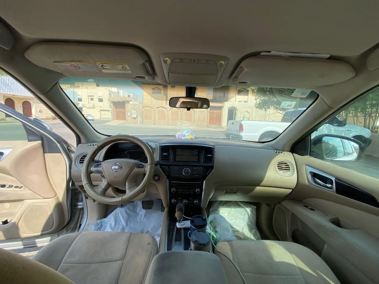 Car image 14
