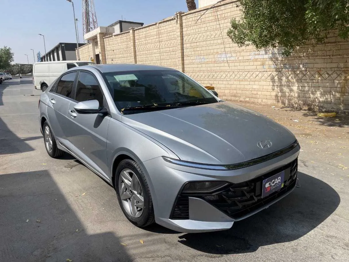 Car image 3