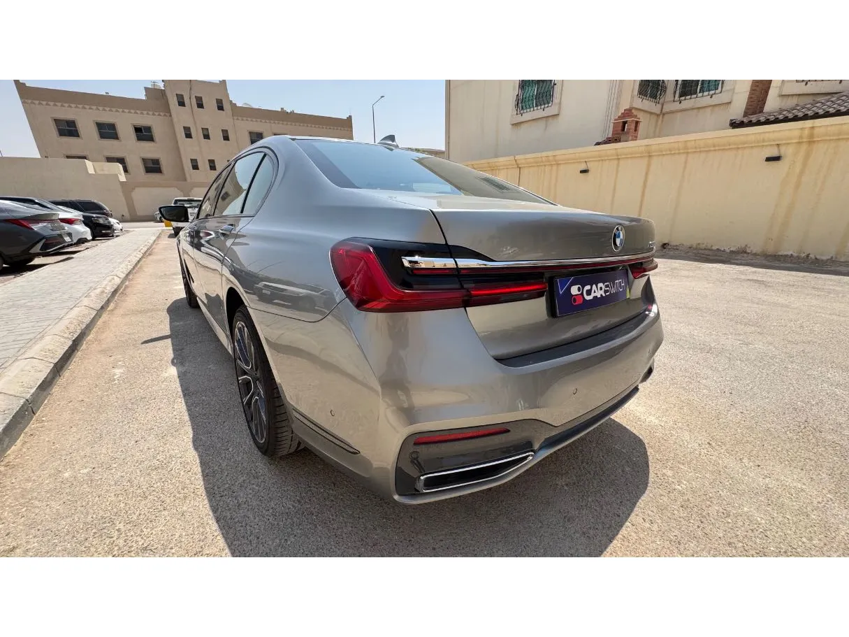 Car image 7