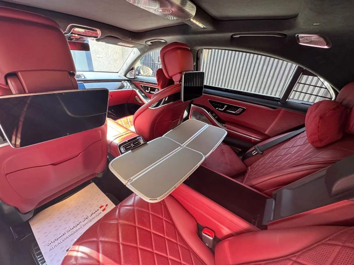 Car image 15