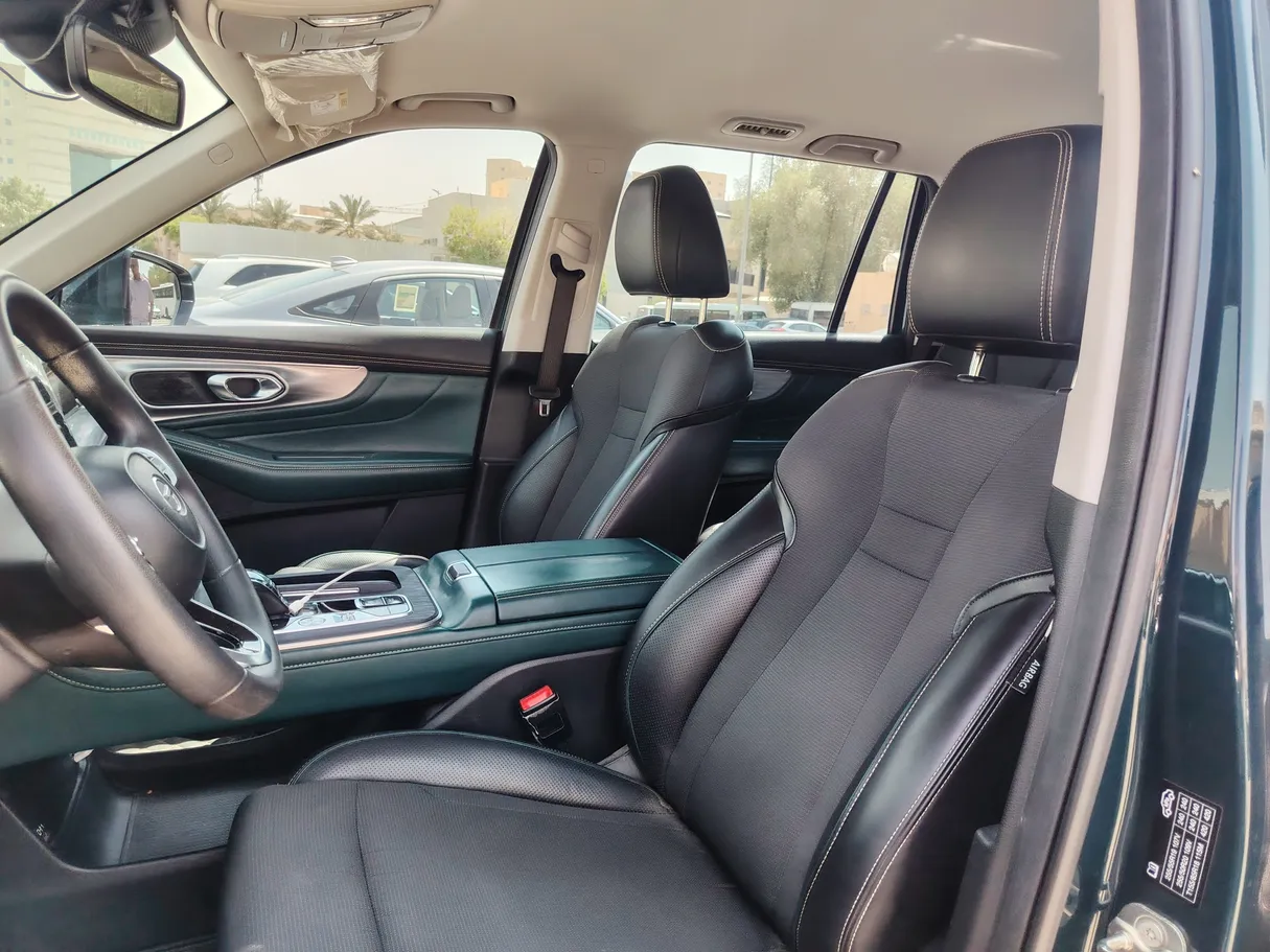 Car image 13