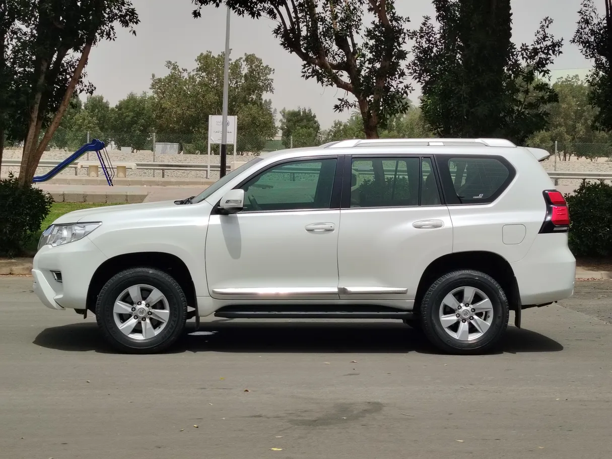 Car image 8