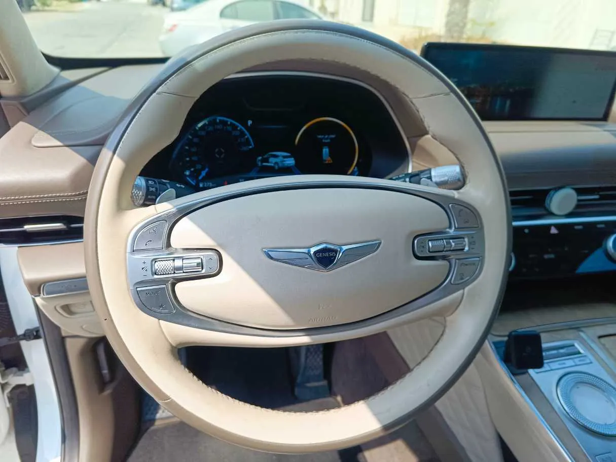 Car image 27