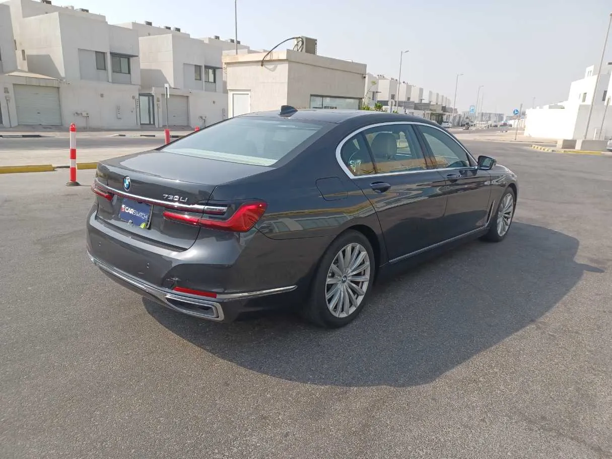 Car image 5