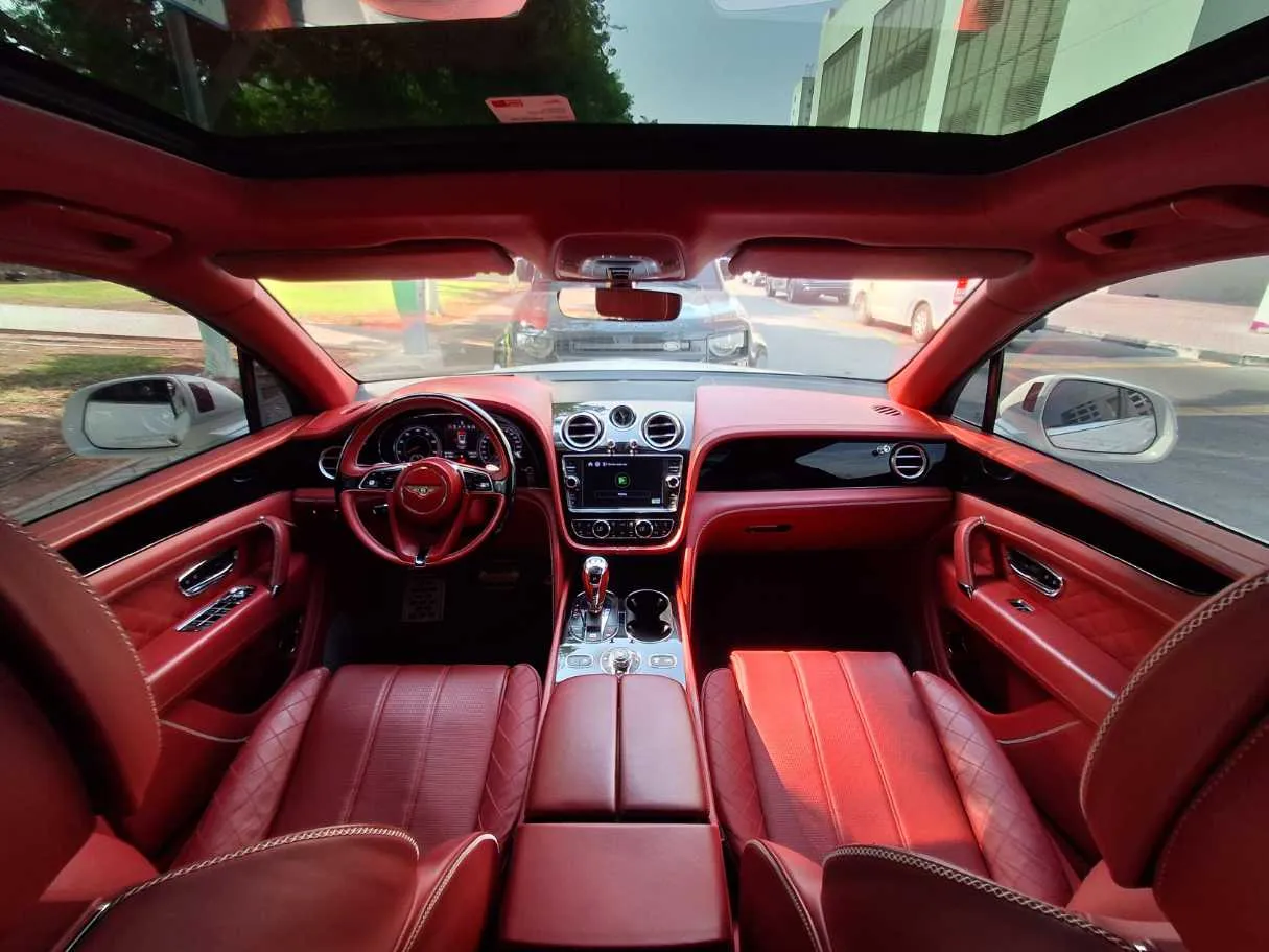 Car image 16