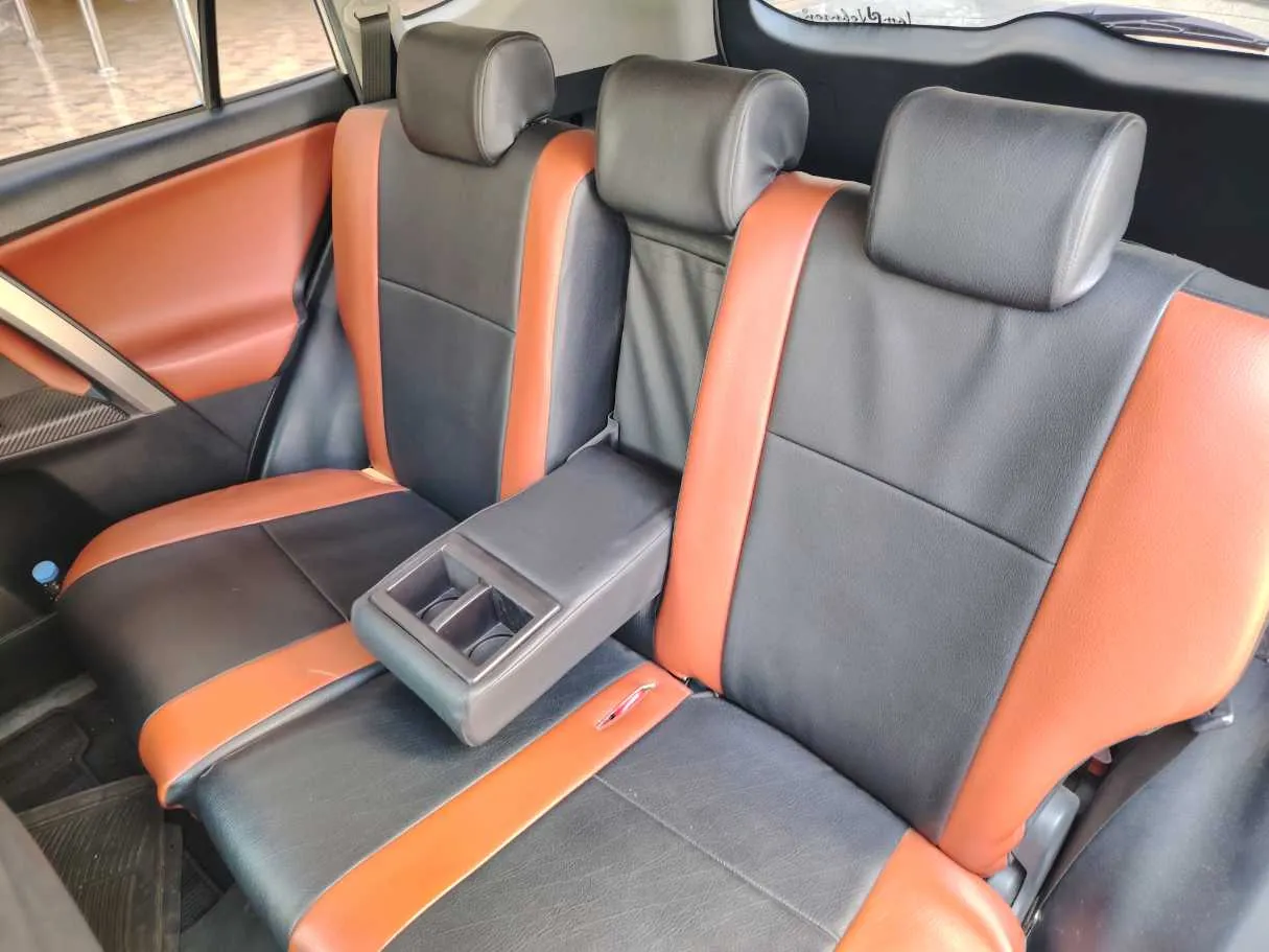 Car image 15