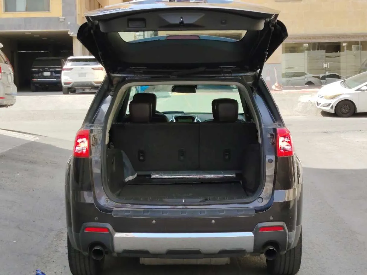 Car image 25