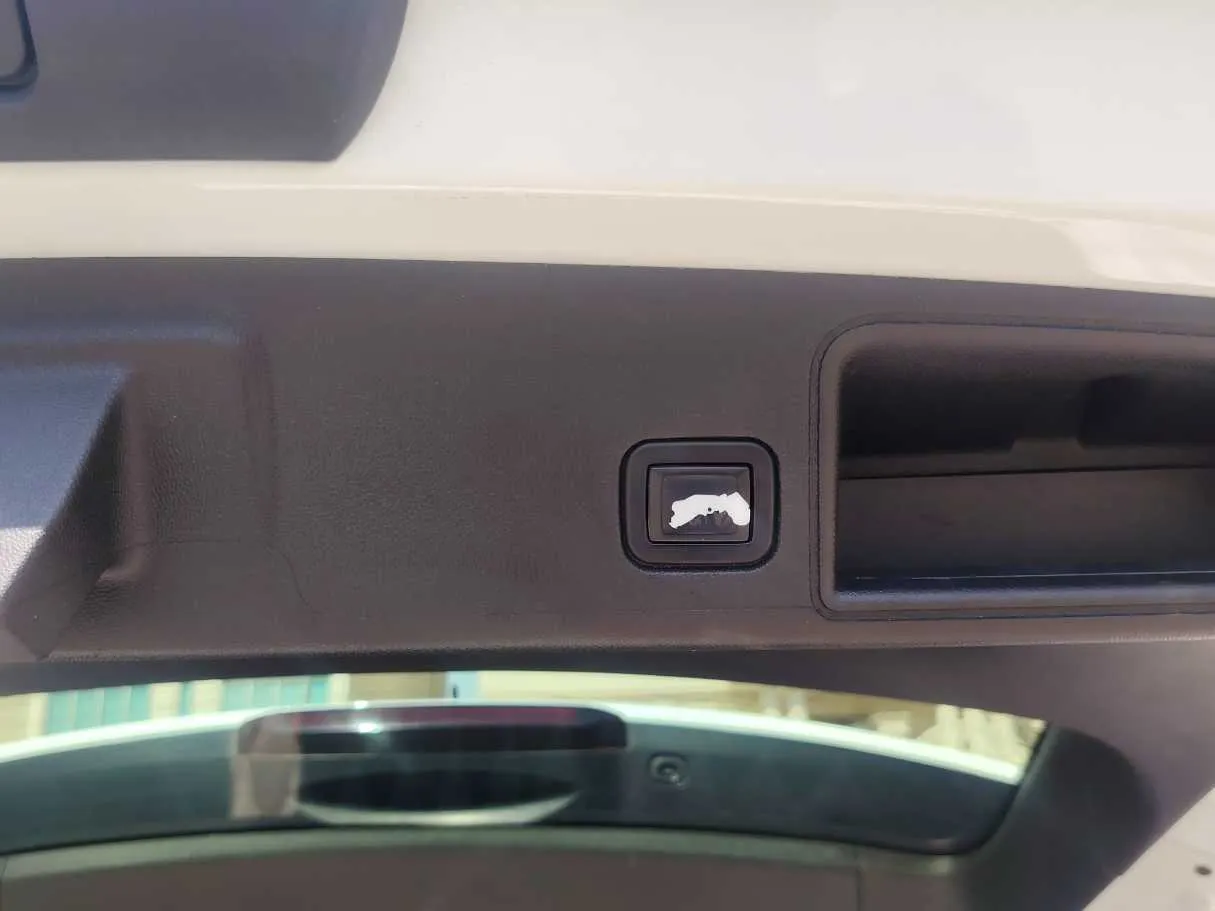 Car image 27