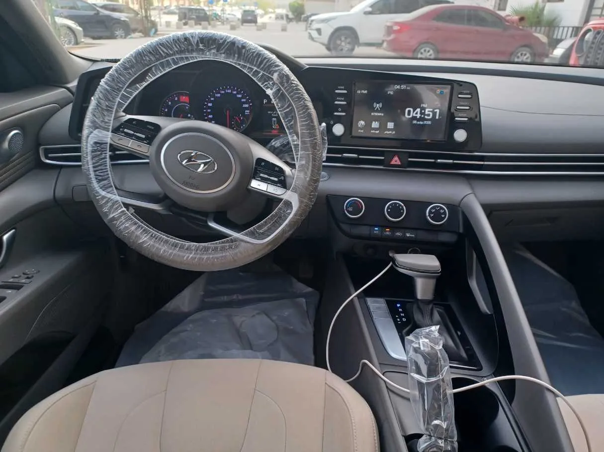 Car image 17