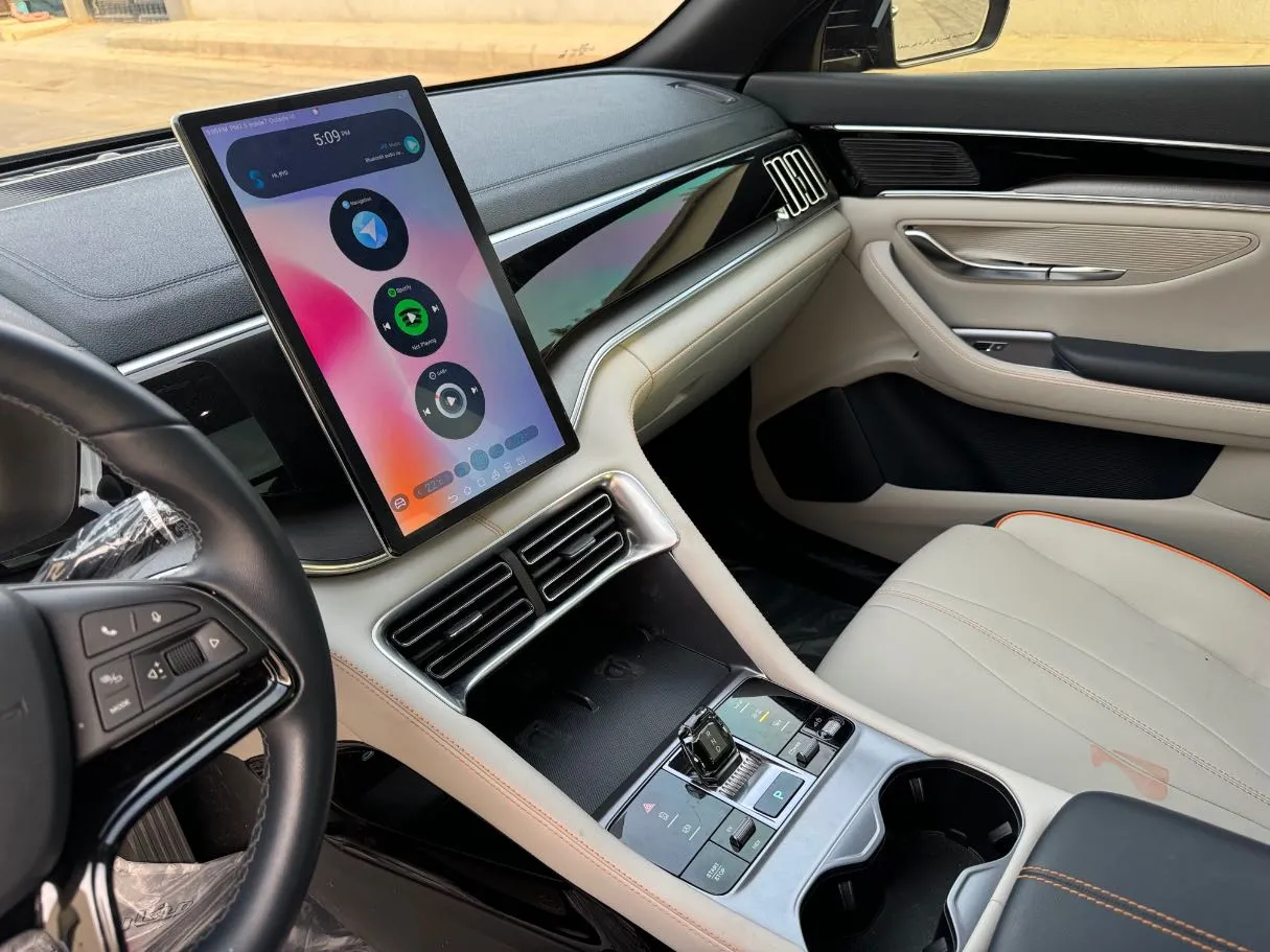 Car image 17