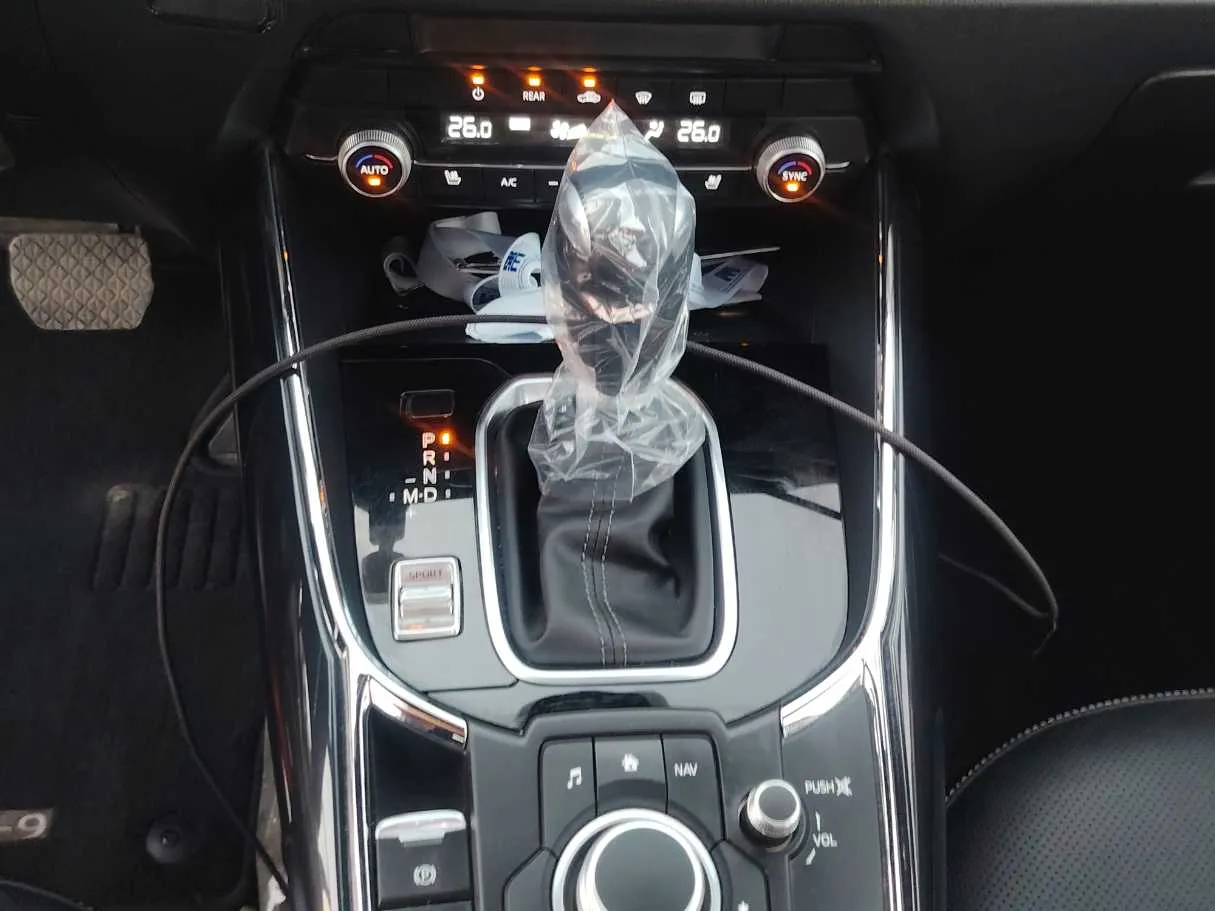 Car image 17