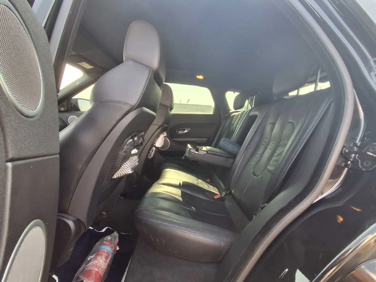 Car image 13