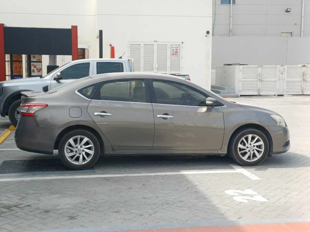 Car image 8