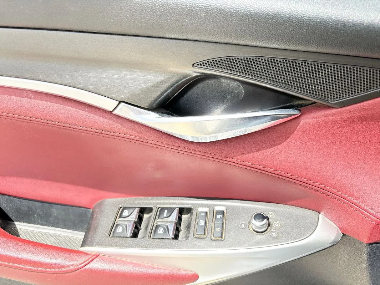 Car image 23