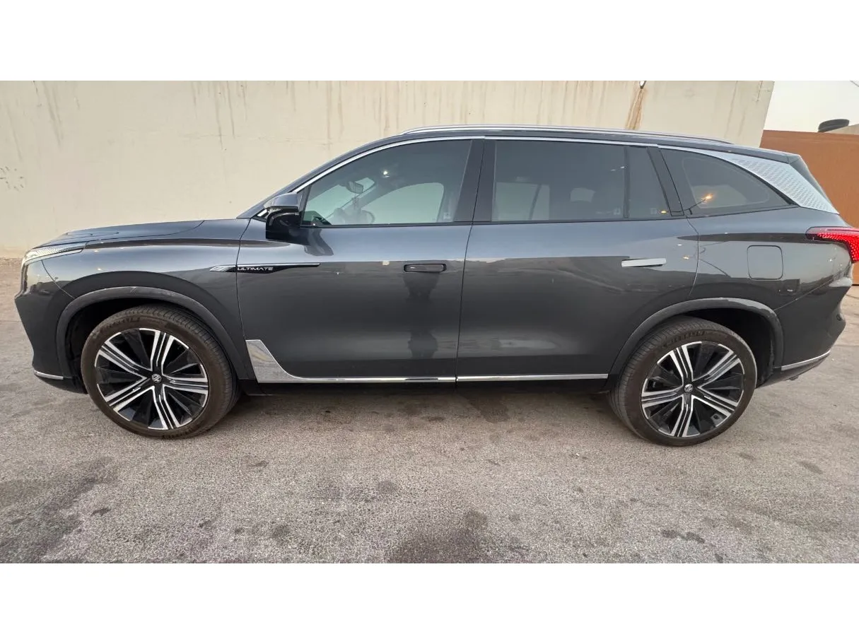 Car image 8