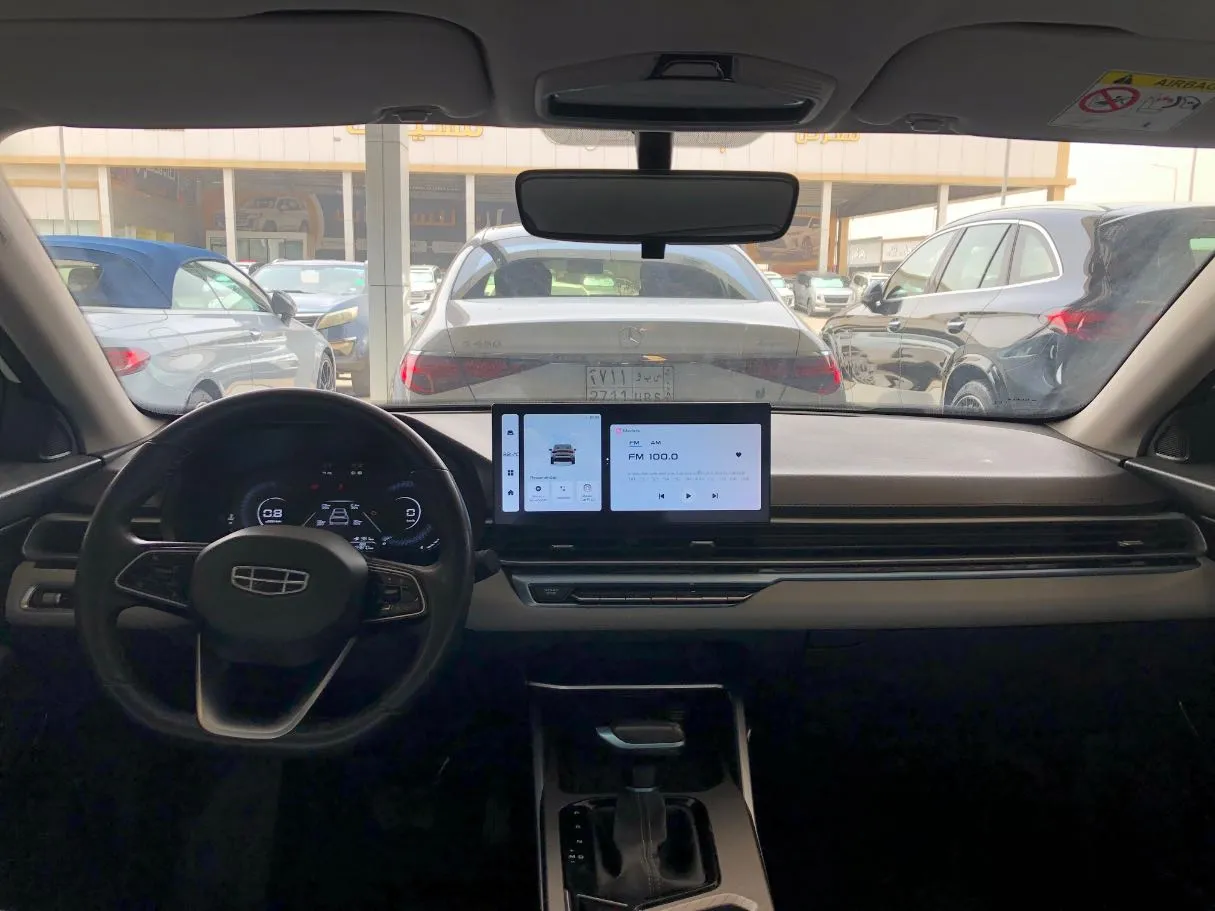 Car image 8