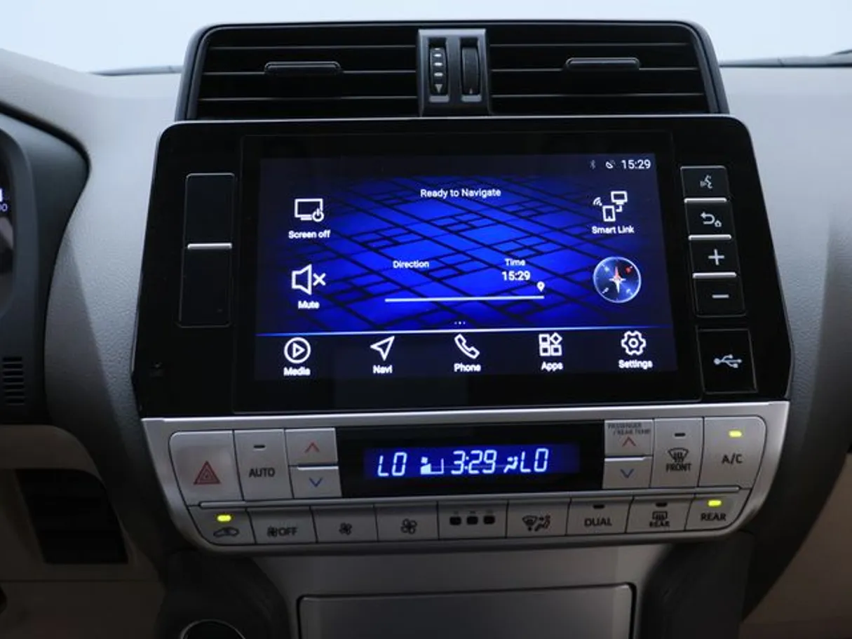Car image 5