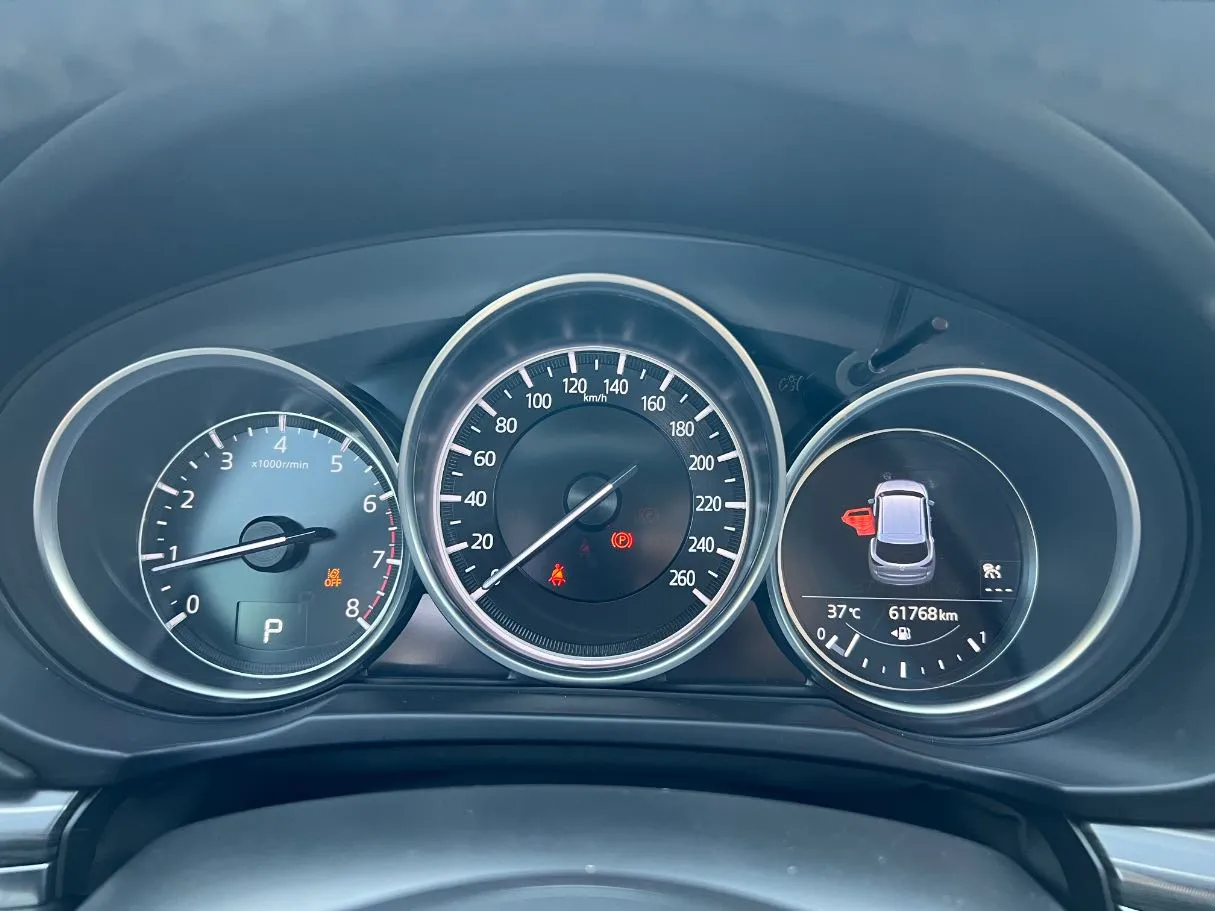 Car image 20