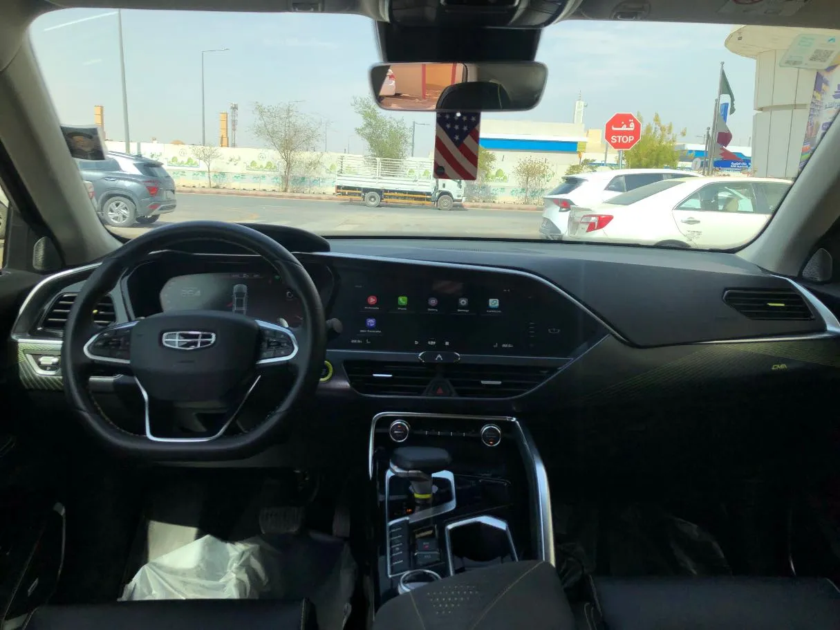 Car image 15