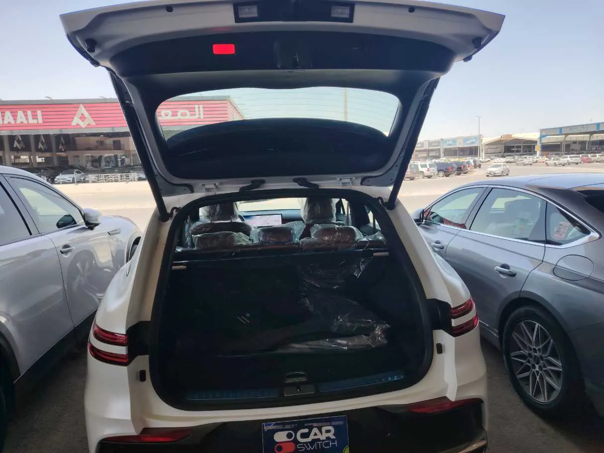 Car image 33