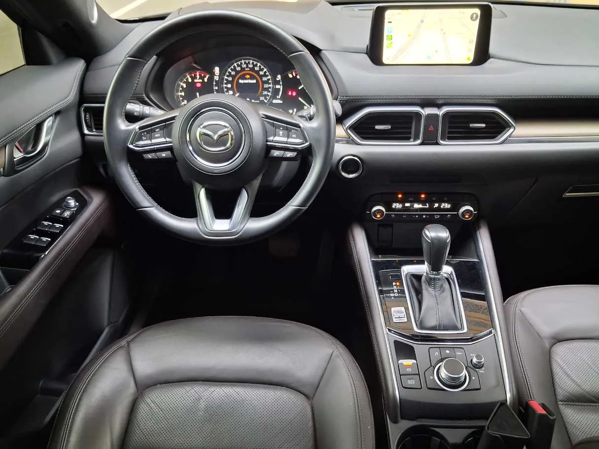Car image 16
