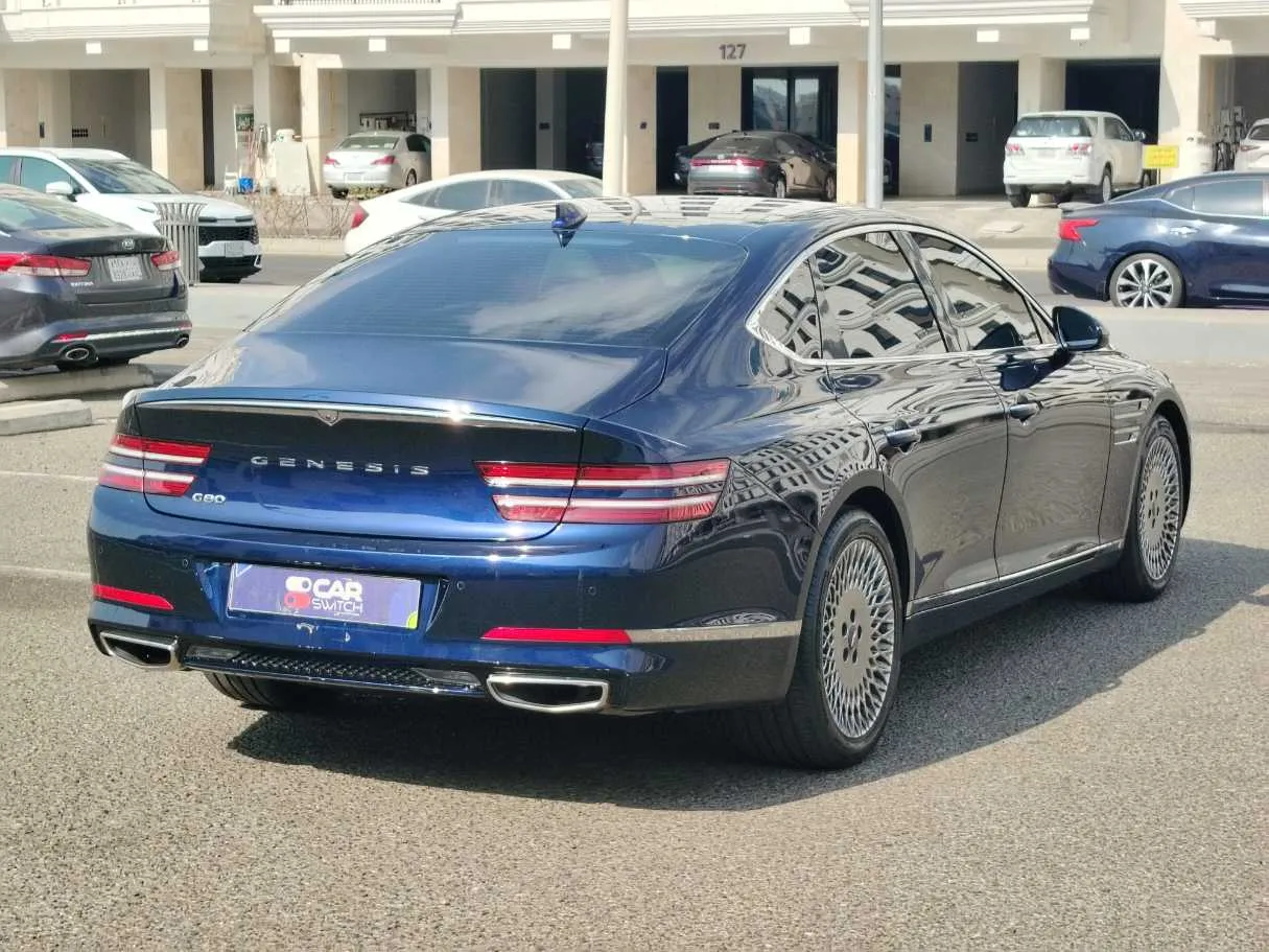 Car image 5
