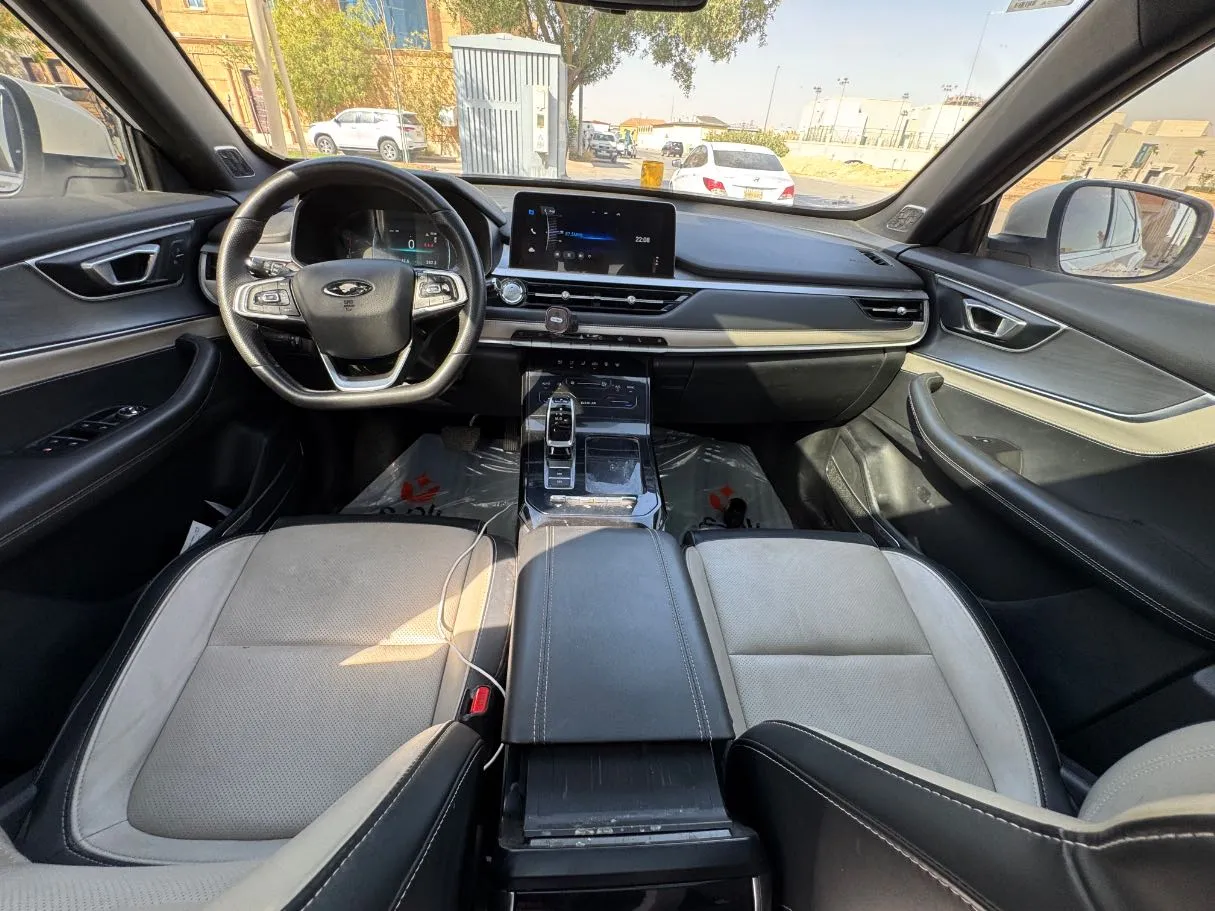 Car image 15
