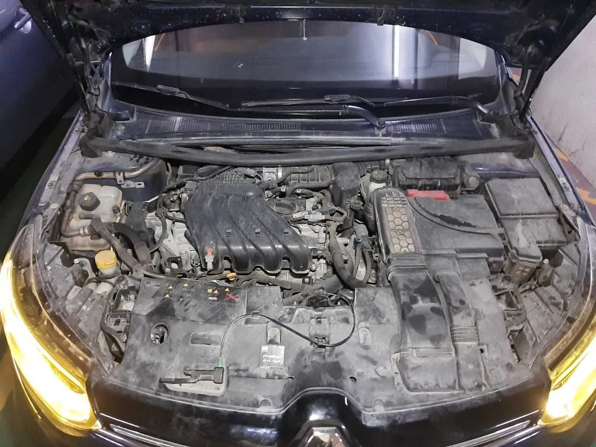 Car image 19