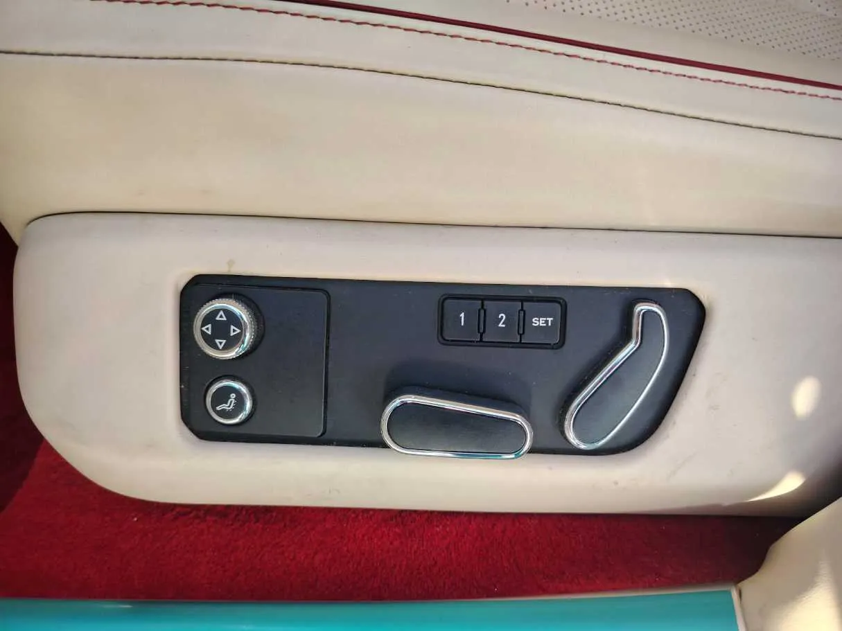 Car image 33