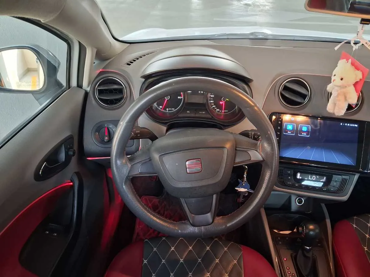 Car image 18