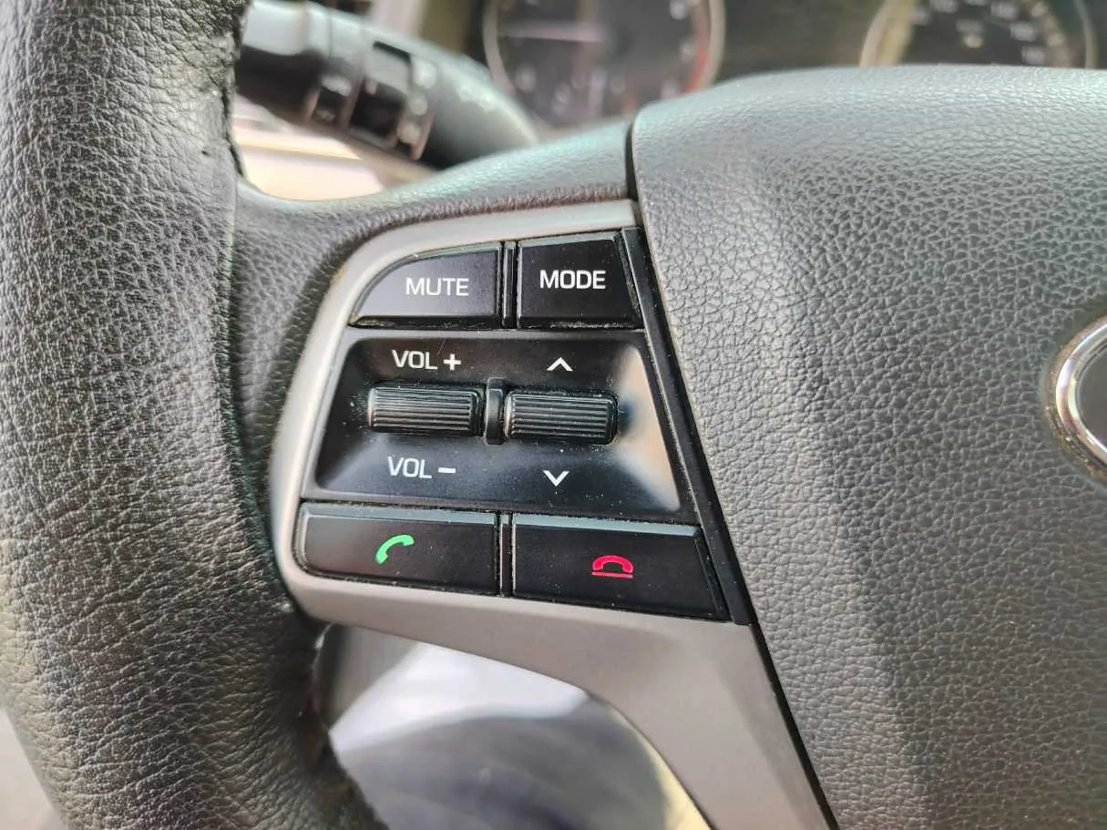 Car image 35