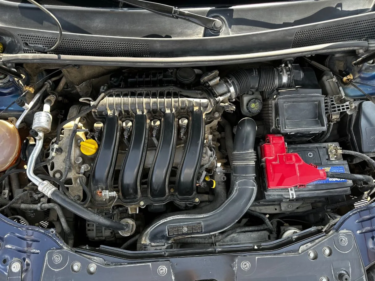 Car image 26