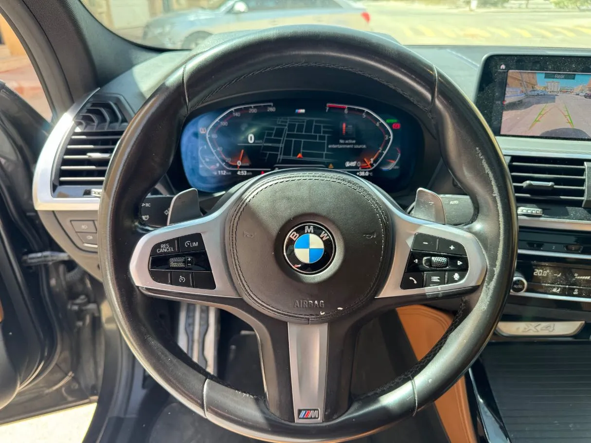 Car image 19