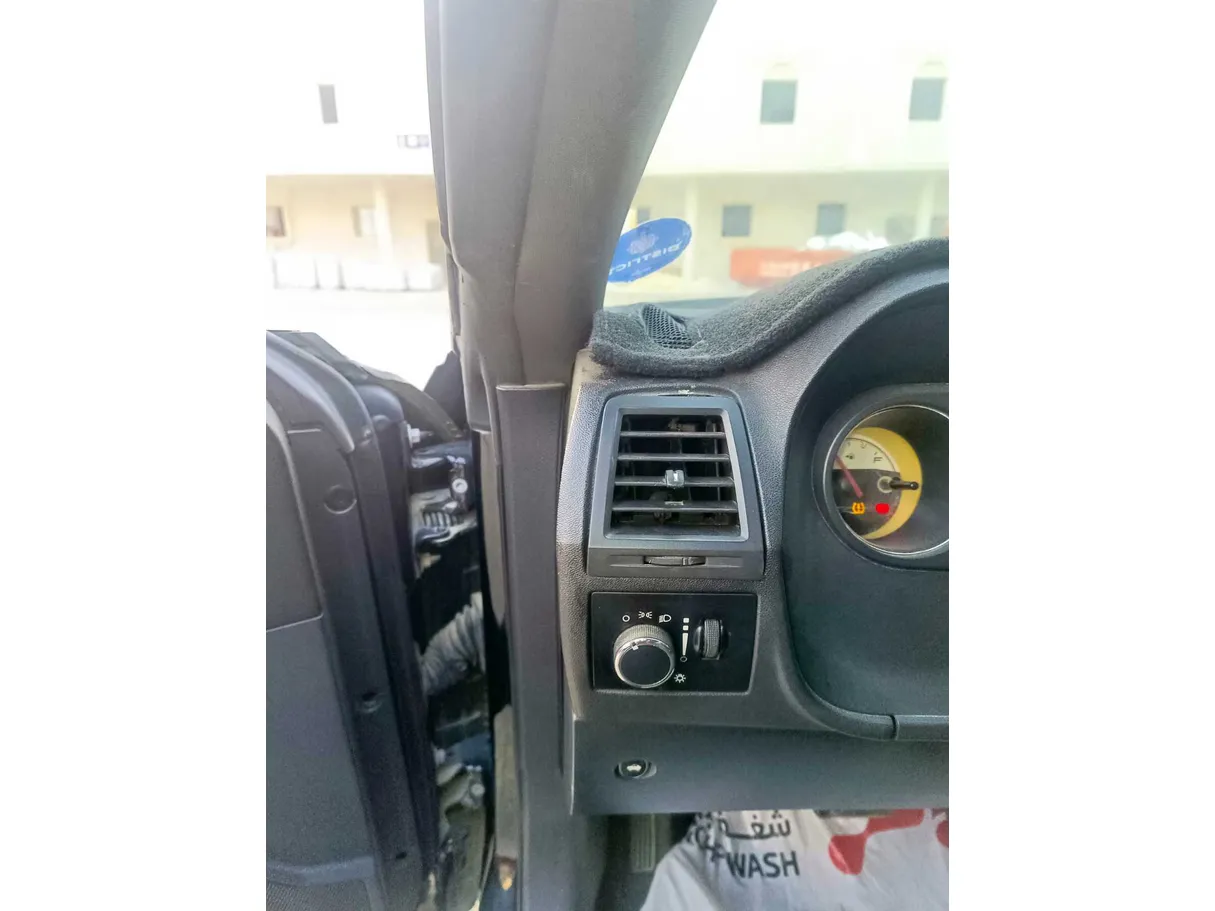 Car image 27