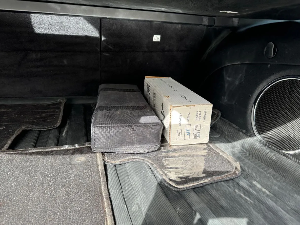 Car image 21