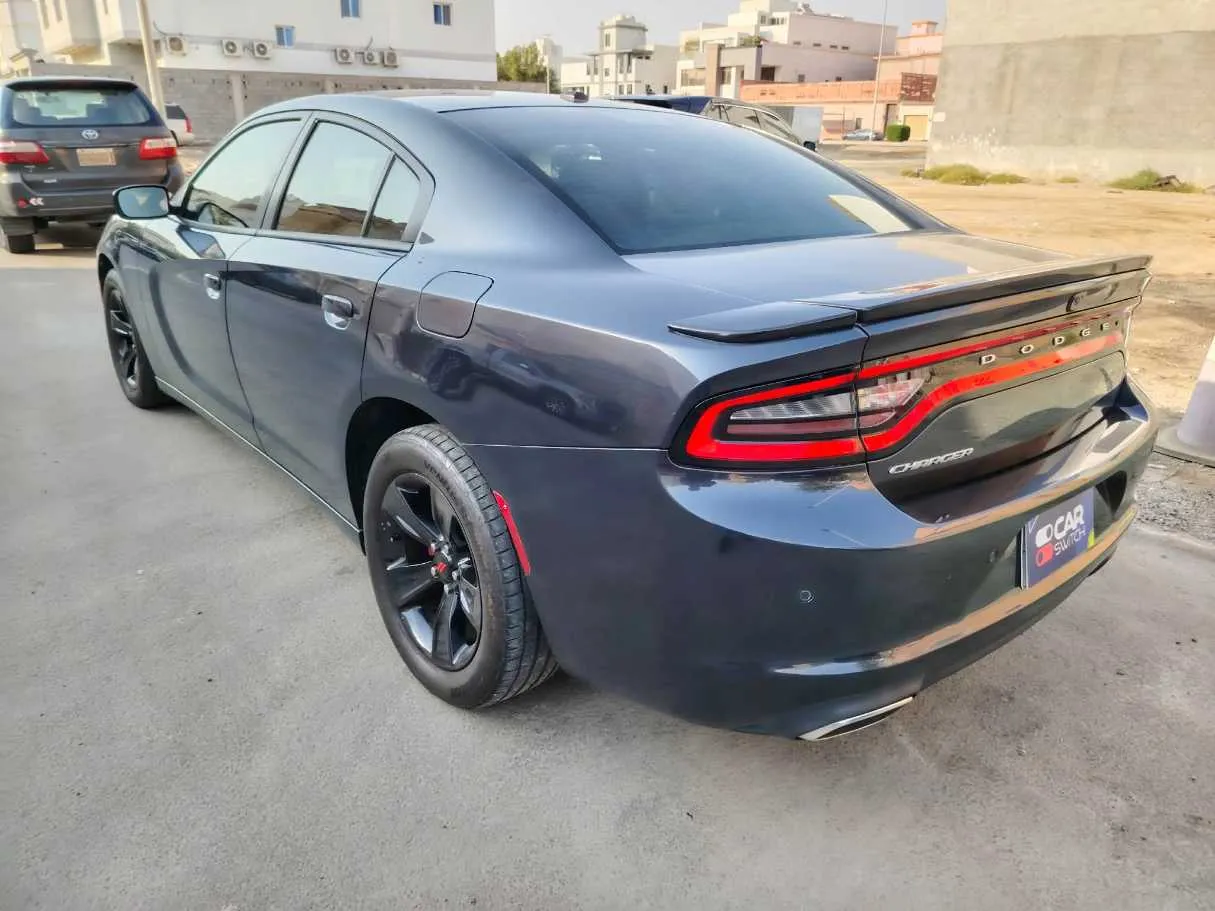 Car image 7